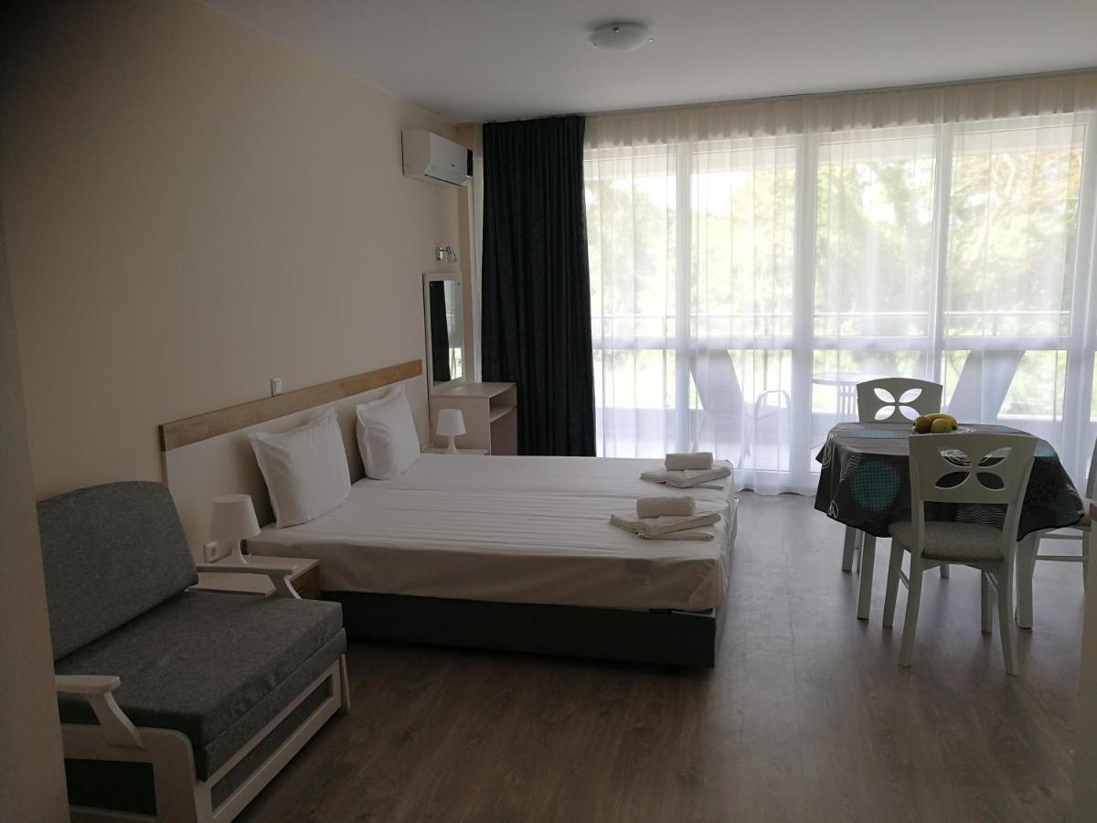 Donchevi Apartments Primorsko Eksteriør billede