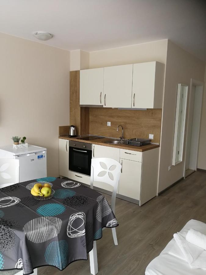 Donchevi Apartments Primorsko Eksteriør billede