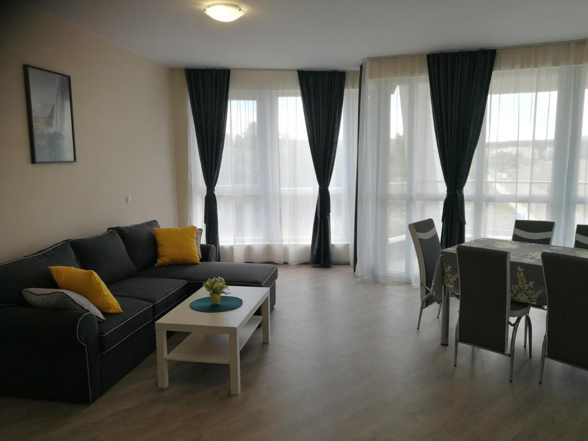 Donchevi Apartments Primorsko Eksteriør billede